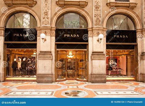 prada outlet italy milan